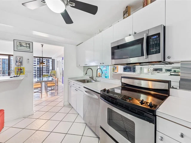 2101 S Ocean Dr # 1008, Hollywood FL 33019