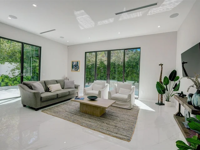 1780 CHUCUNANTAH RD, Miami FL 33133