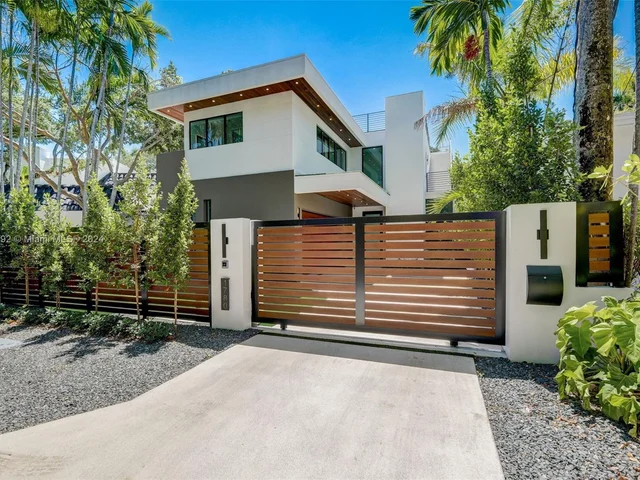 1780 CHUCUNANTAH RD, Miami FL 33133