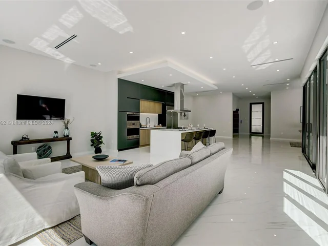 1780 CHUCUNANTAH RD, Miami FL 33133