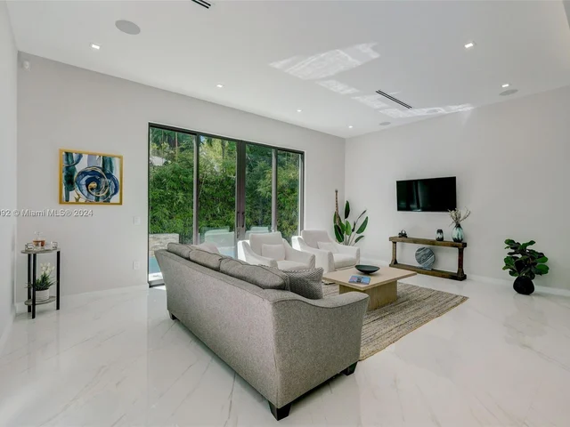 1780 CHUCUNANTAH RD, Miami FL 33133