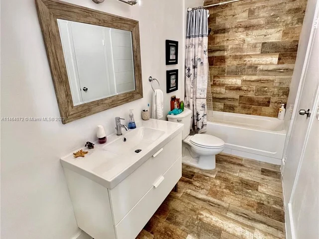 13499 Biscayne Blvd, North Miami FL 33181