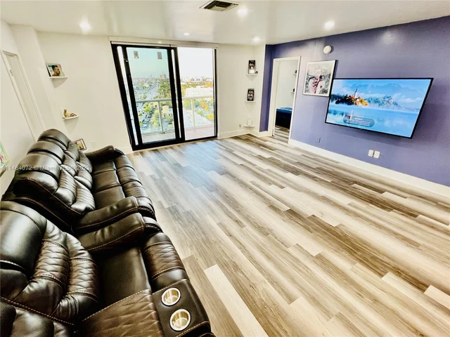 13499 Biscayne Blvd, North Miami FL 33181