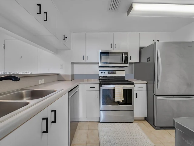 650 West Ave # 503, Miami Beach FL 33139