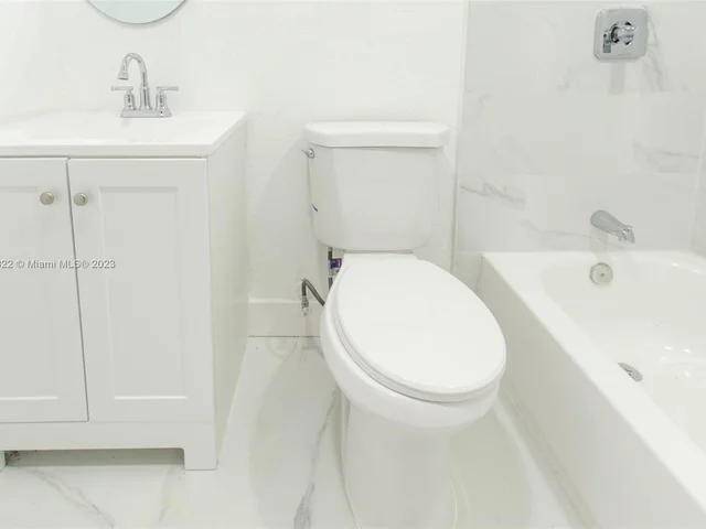 323 SW 4th Ct, Homestead FL 33030