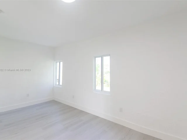 323 SW 4th Ct, Homestead FL 33030