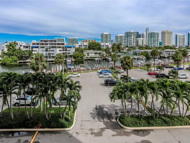 400 Kings Point Dr # 425, Sunny Isles Beach FL 33160