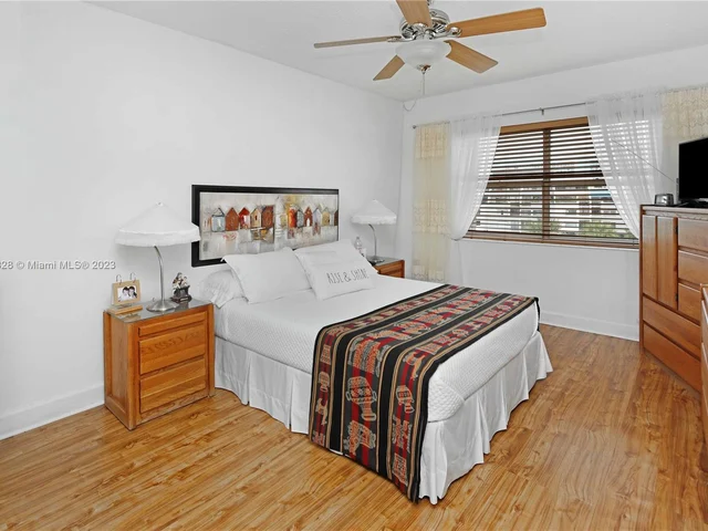 400 Kings Point Dr # 425, Sunny Isles Beach FL 33160