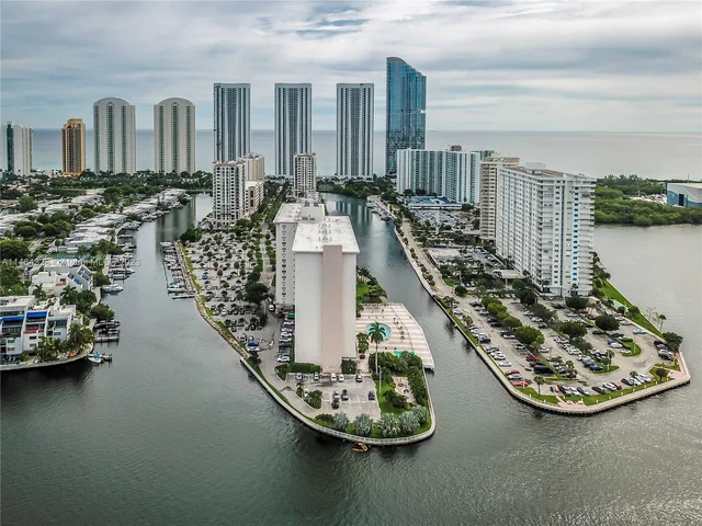 400 Kings Point Dr # 425, Sunny Isles Beach FL 33160