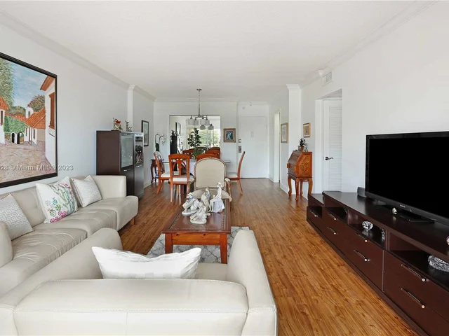 400 Kings Point Dr # 425, Sunny Isles Beach FL 33160