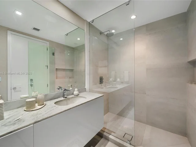 10203 Collins Ave # 2101, Bal Harbour FL 33154