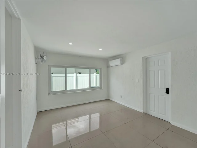 1607 Moffett St, Hollywood FL 33020