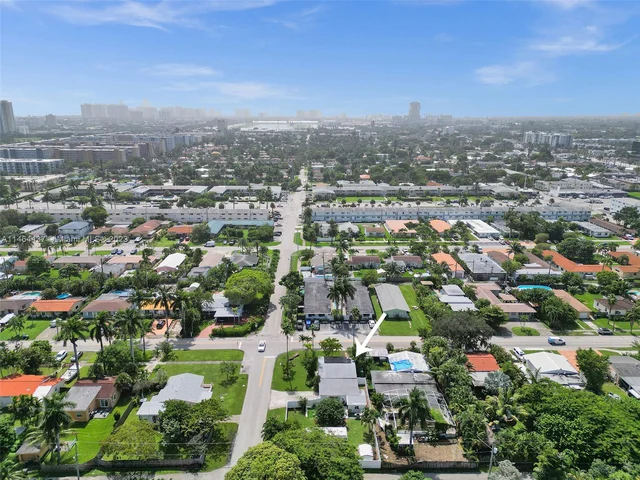 1607 Moffett St, Hollywood FL 33020