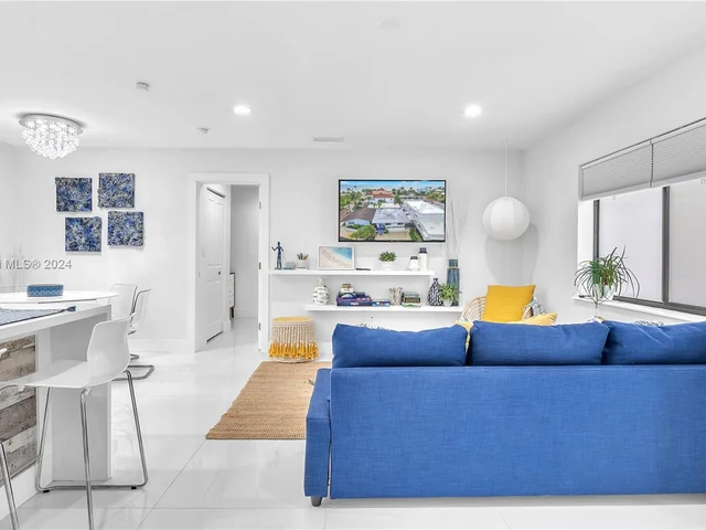 2911 N Ocean Dr, Hollywood FL 33019