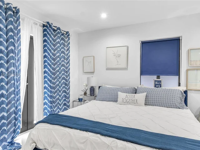 2911 N Ocean Dr, Hollywood FL 33019