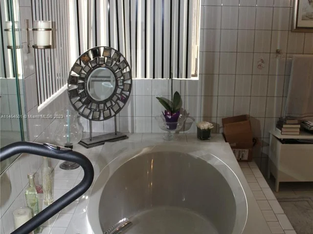 19471 SW 198, Miami FL 33187