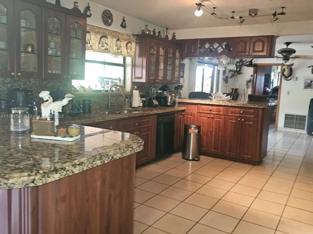 19471 SW 198, Miami FL 33187