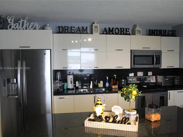 19471 SW 198, Miami FL 33187