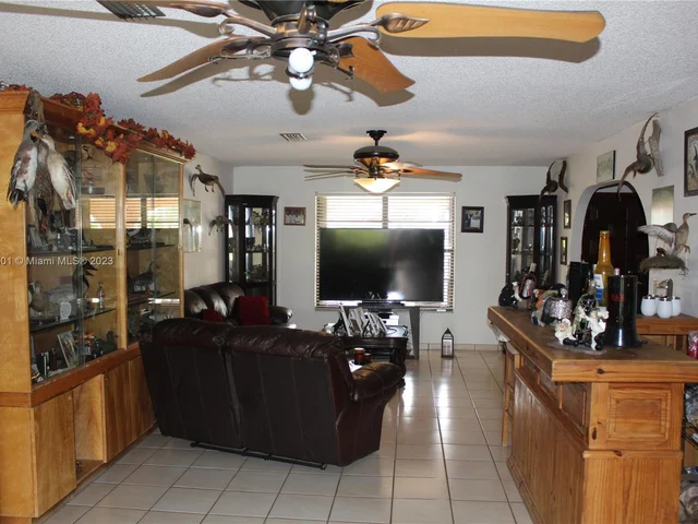 19471 SW 198, Miami FL 33187