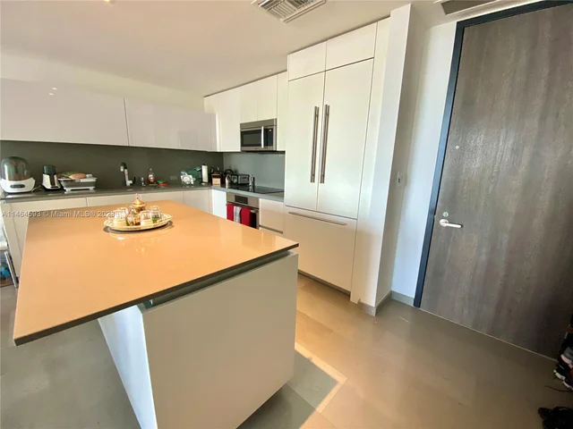 88 SW 7th St # 2709, Miami FL 33130