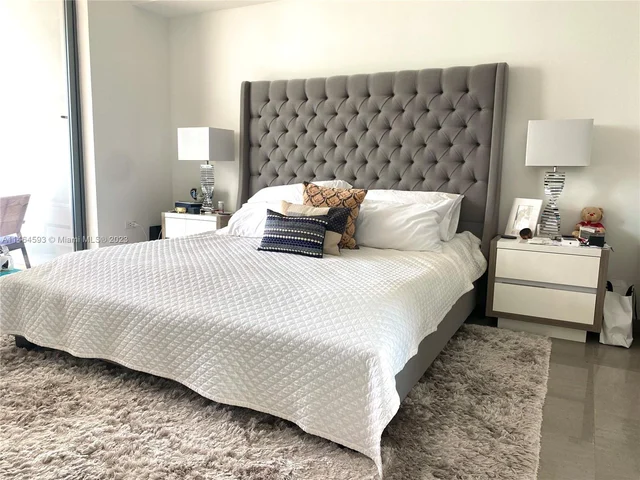 88 SW 7th St # 2709, Miami FL 33130