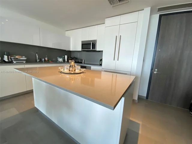 88 SW 7th St # 2709, Miami FL 33130