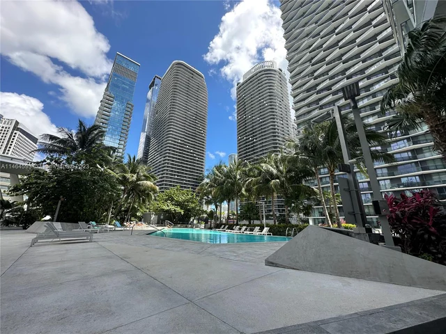 88 SW 7th St # 2709, Miami FL 33130