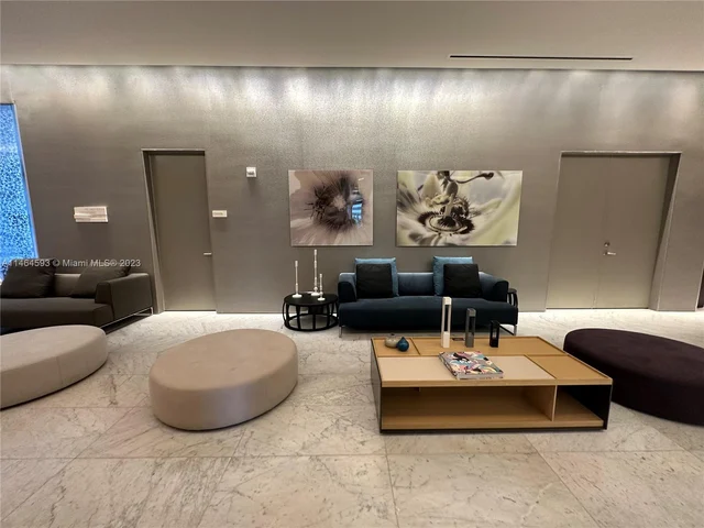 88 SW 7th St # 2709, Miami FL 33130