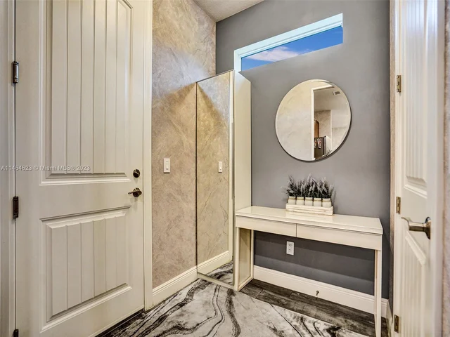 3813 Greenway Dr, Hollywood FL 33021