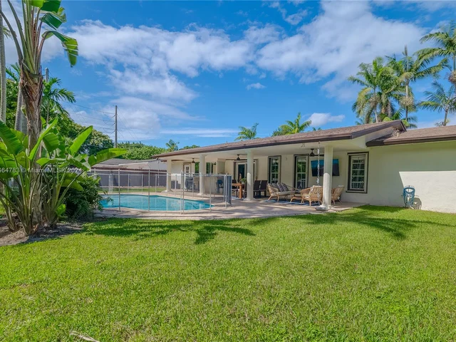 6420 Dolphin Dr, Coral Gables FL 33158