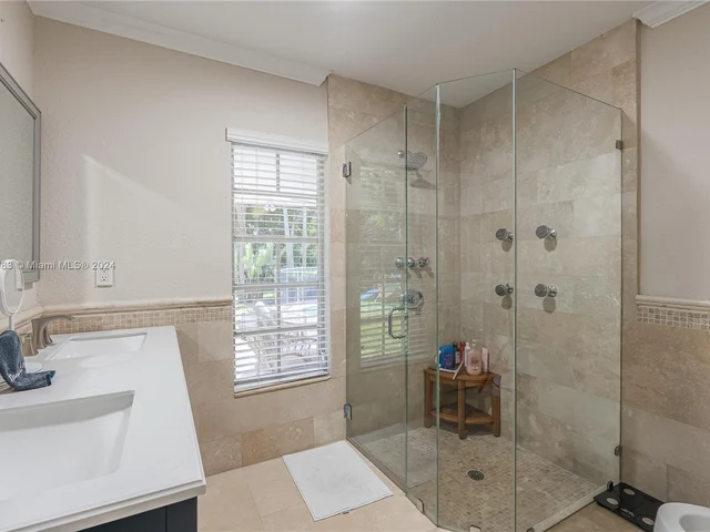 6420 Dolphin Dr, Coral Gables FL 33158