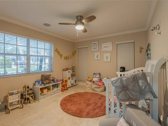 6420 Dolphin Dr, Coral Gables FL 33158