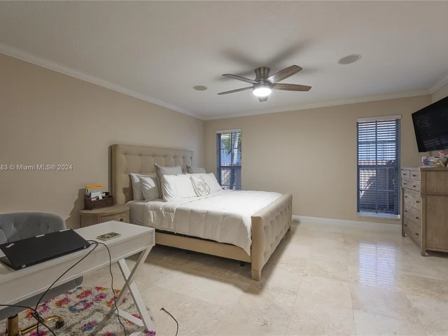 6420 Dolphin Dr, Coral Gables FL 33158