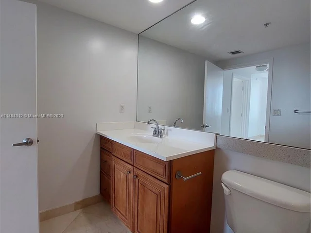 325 S Biscayne Blvd # 3721, Miami FL 33131