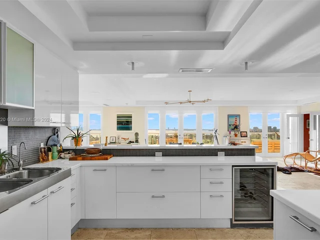 5600 Collins Ave # D, Miami Beach FL 33140