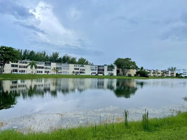 308 Wellington D # 308D, West Palm Beach FL 33417