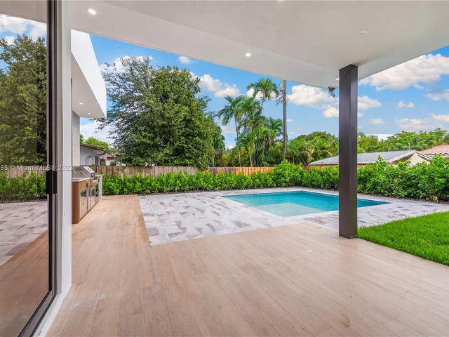 1875 NE 193rd St, Miami FL 33179