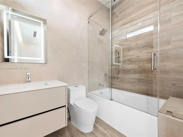 1875 NE 193rd St, Miami FL 33179