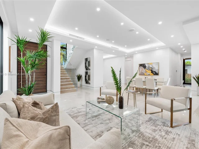 1875 NE 193rd St, Miami FL 33179