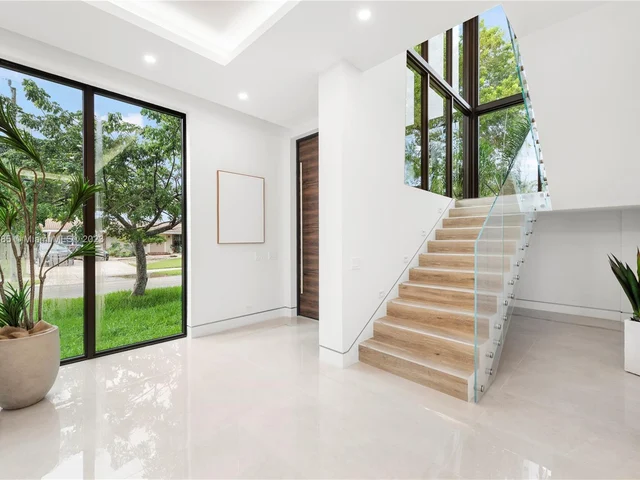 1875 NE 193rd St, Miami FL 33179