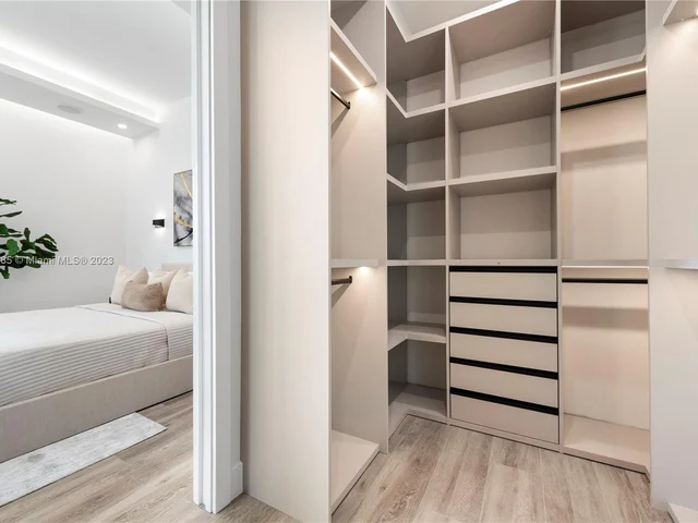 1875 NE 193rd St, Miami FL 33179