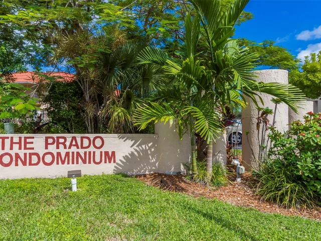 10661 SW 108 AV # 2H, Miami FL 33176