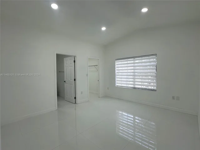 910 NE 214th Ln # 01, Miami FL 33179