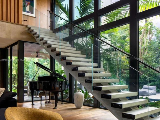 3910 Battersea Rd, Miami FL 33133