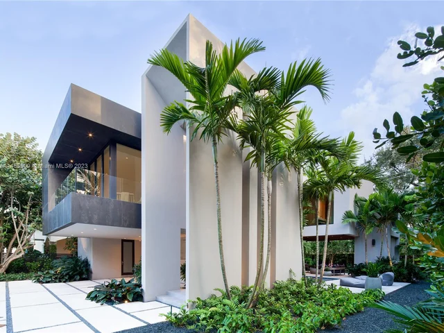 3910 Battersea Rd, Miami FL 33133