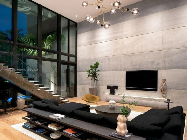 3910 Battersea Rd, Miami FL 33133