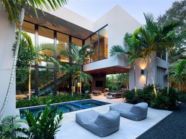 3910 Battersea Rd, Miami FL 33133