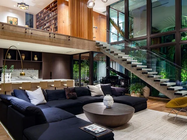 3910 Battersea Rd, Miami FL 33133