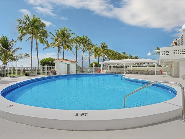 2899 Collins Ave # 1042, Miami Beach FL 33140