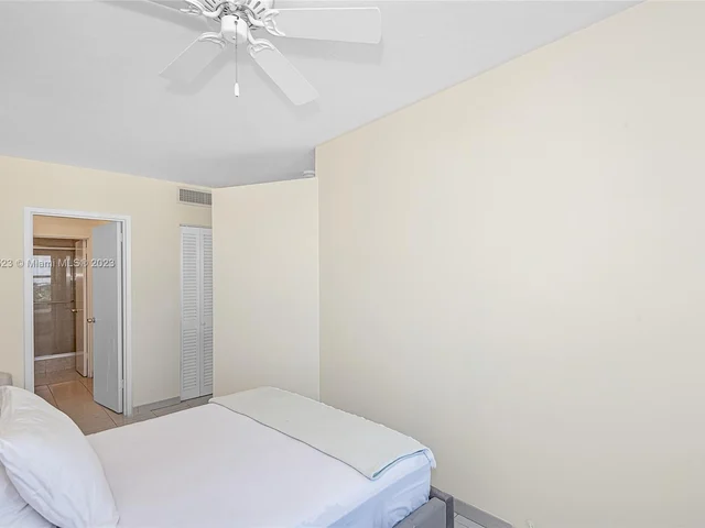 2899 Collins Ave # 1042, Miami Beach FL 33140